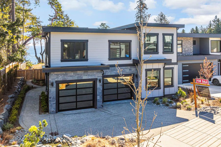 Front angle drone view of 3560 Bonnie Drive, Nanaimo, BC